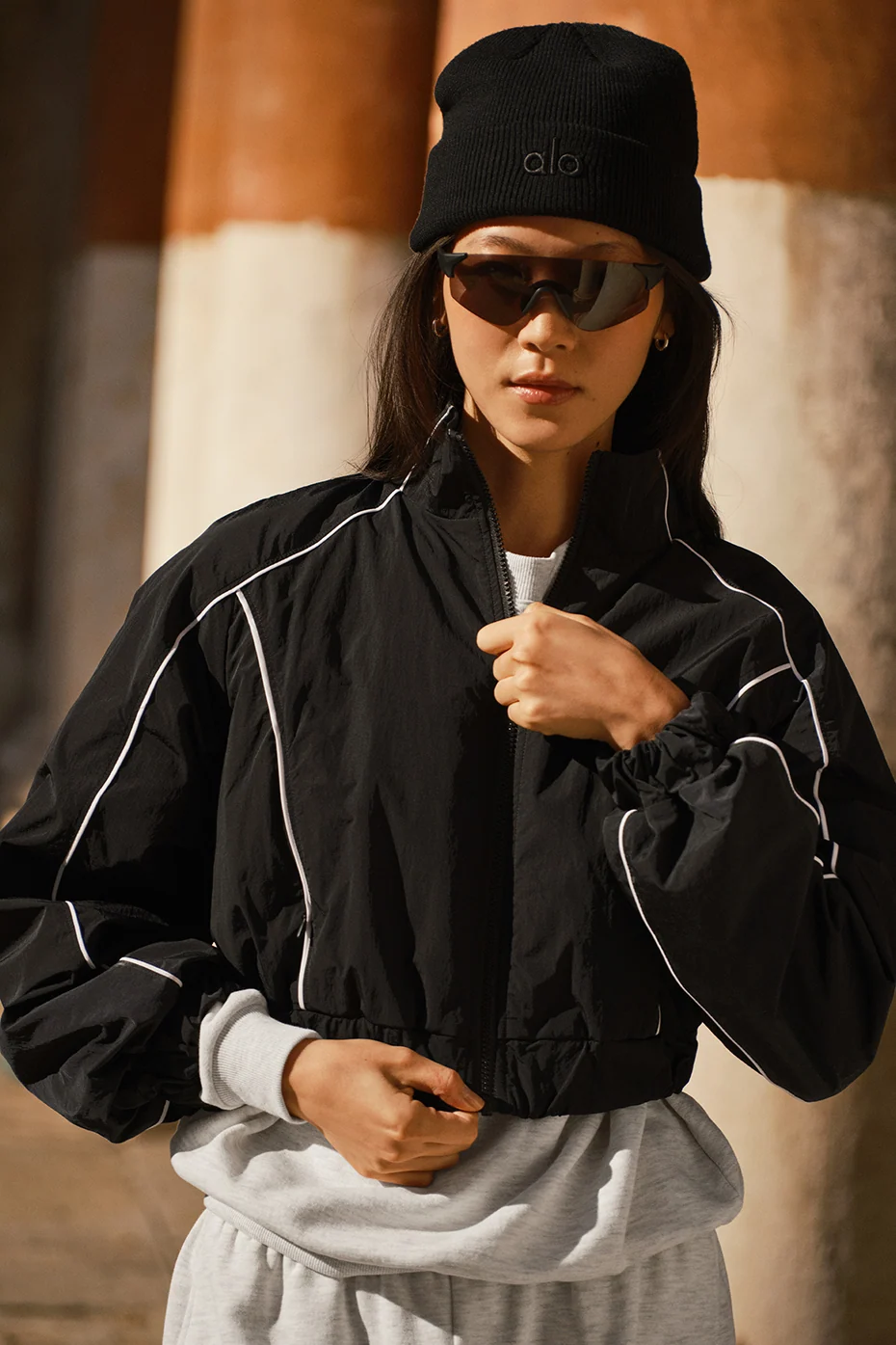 Куртка Motivate Full-Zip Track — Alo Yoga
