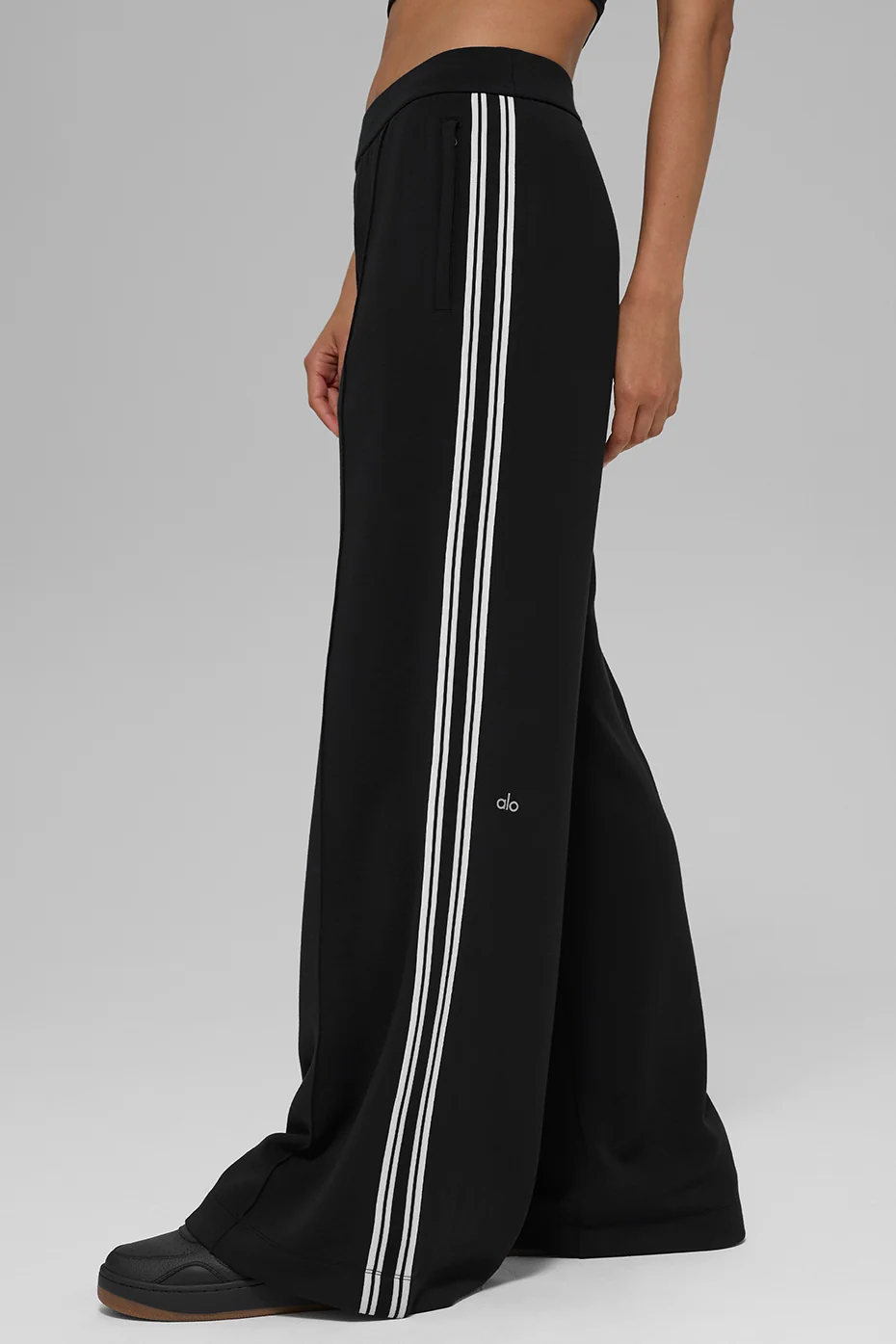 Брюки Track Star Wide Leg (Long) — Alo Yoga