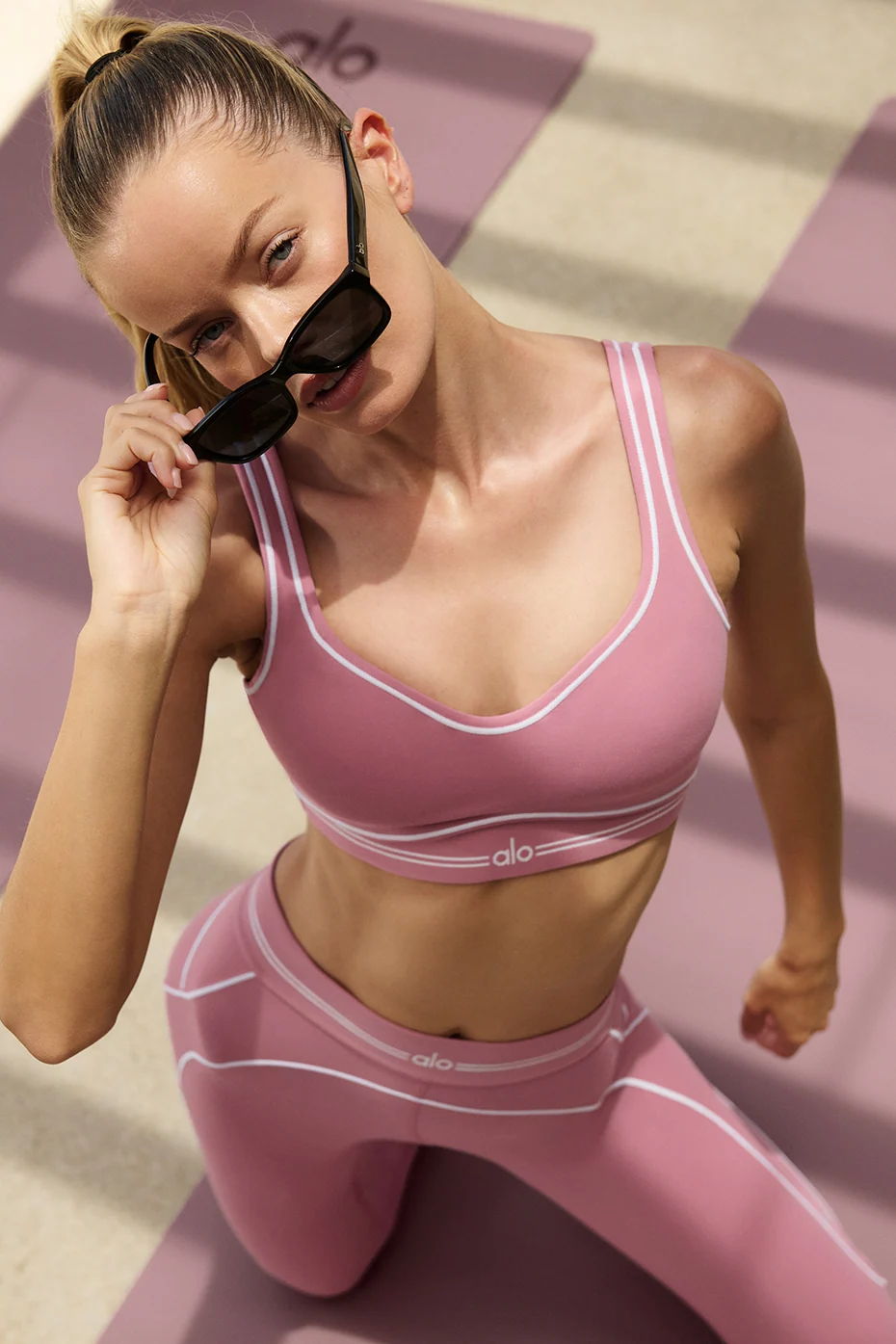 Бра-топ Airbrush Heart Throb — Alo Yoga