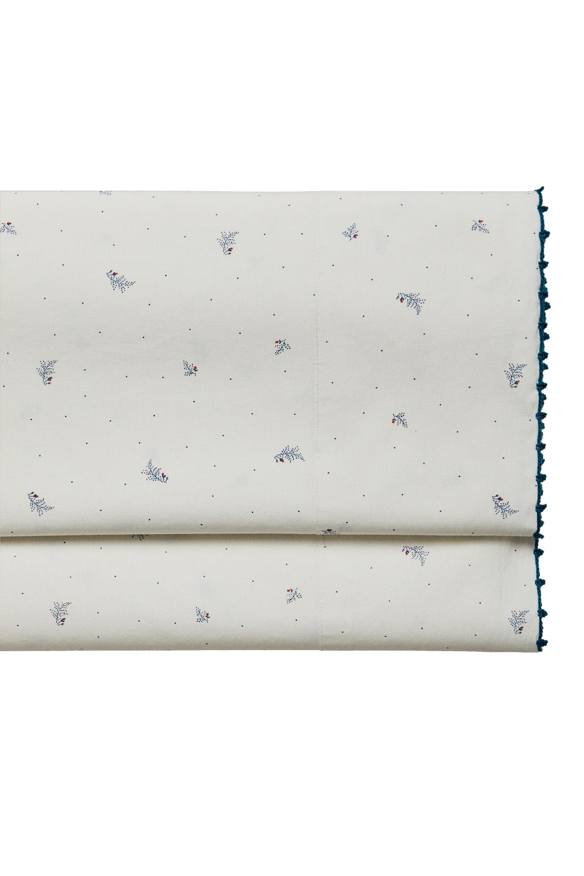 ДЕТСКАЯ ПРОСТЫНЯ ИЗ ХЛОПКА С ПРИНТОМ ЛИСТЬЯ И ГОРОШЕК — Zara Home