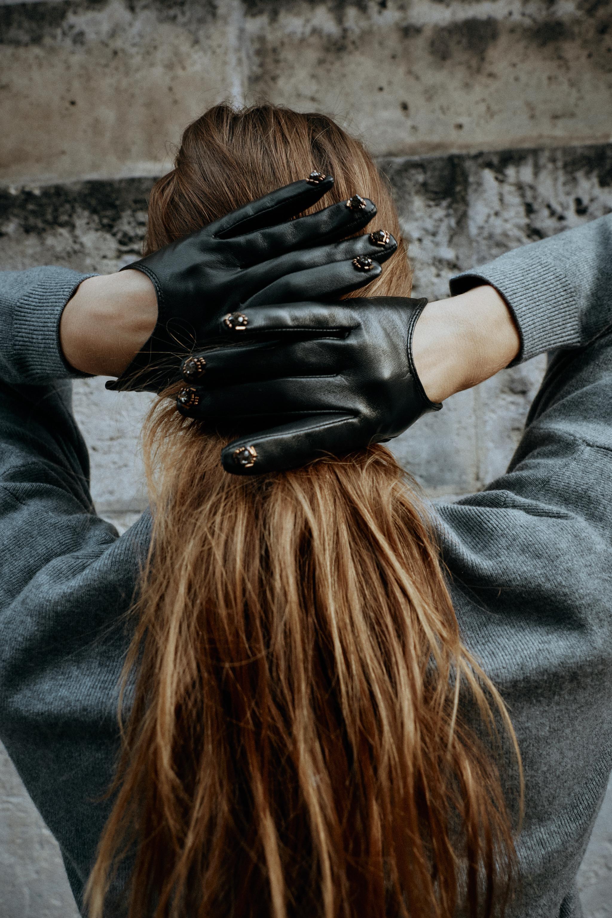 КОЖАНЫЕ ПЕРЧАТКИ С БИСЕРОМ — ZARA