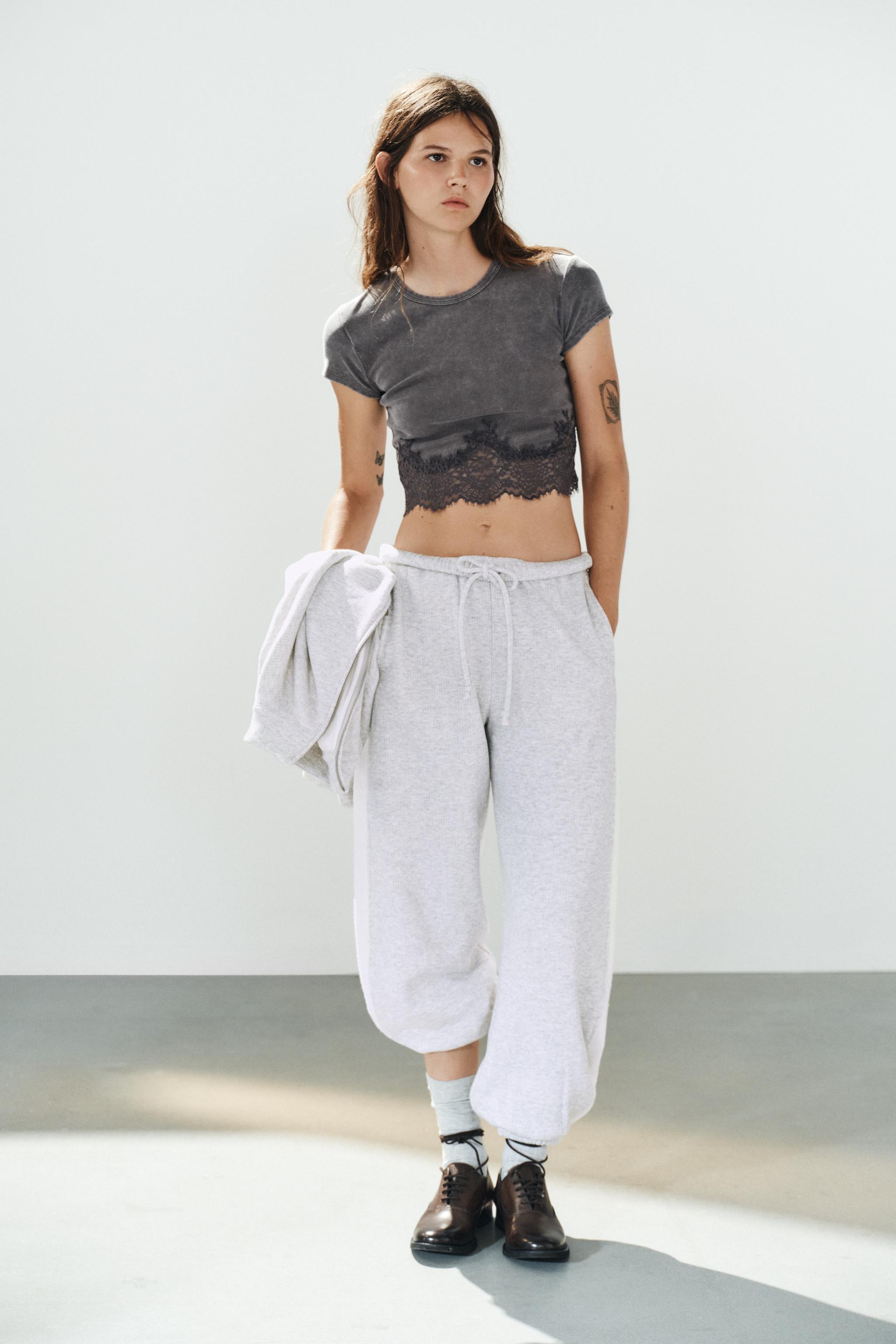 УКОРОЧЕННАЯ ФУТБОЛКА С КРУЖЕВОМ — ZARA