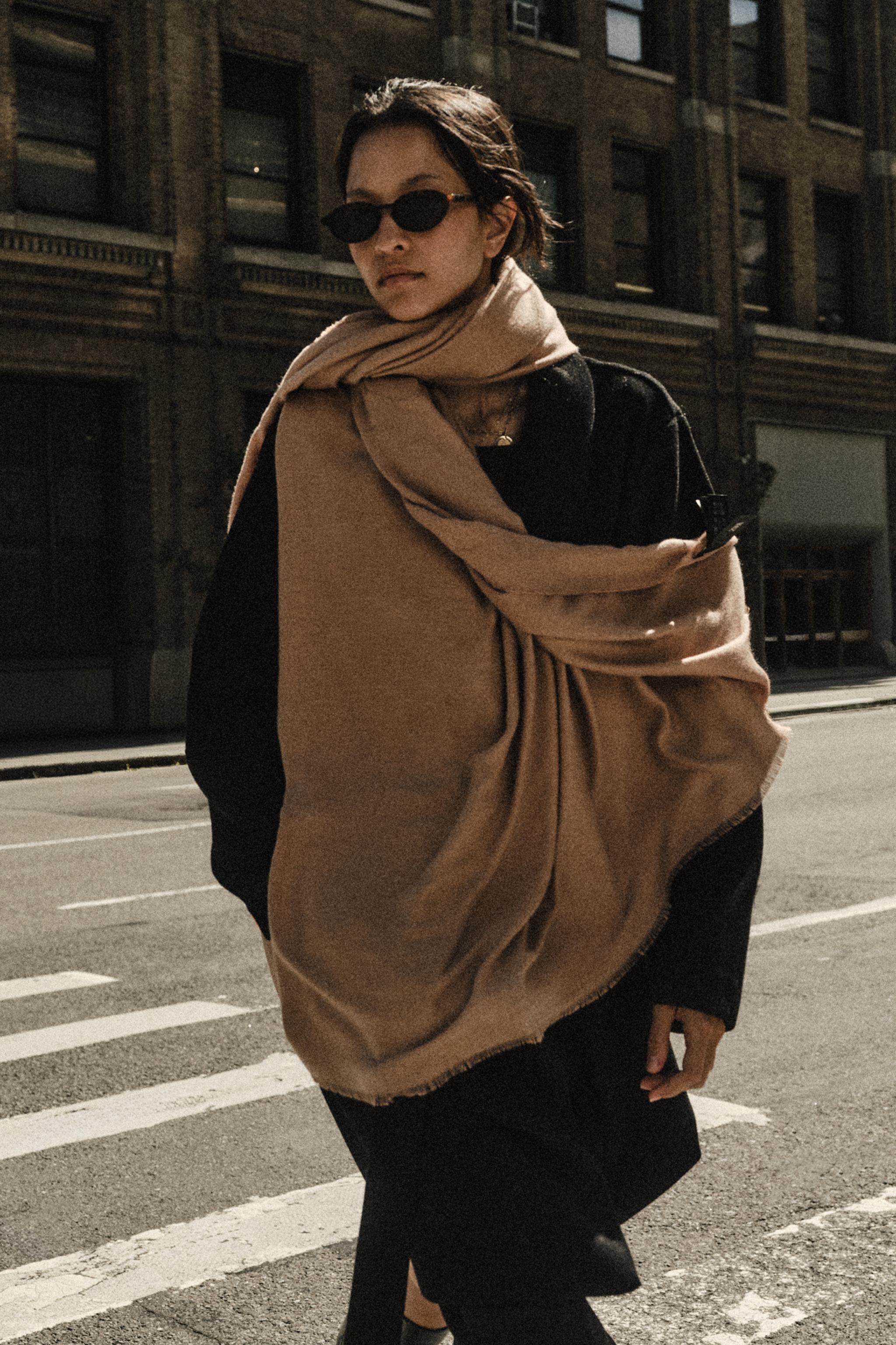 Мягкий однотонный шарф — ZARA