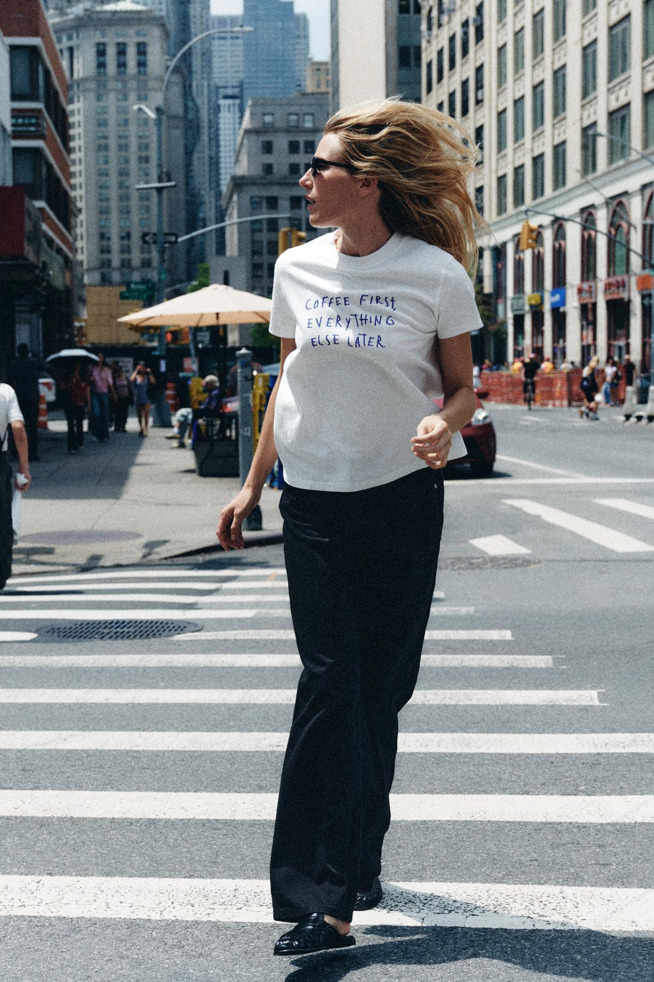 ФУТБОЛКА С НАДПИСЬЮ — ZARA
