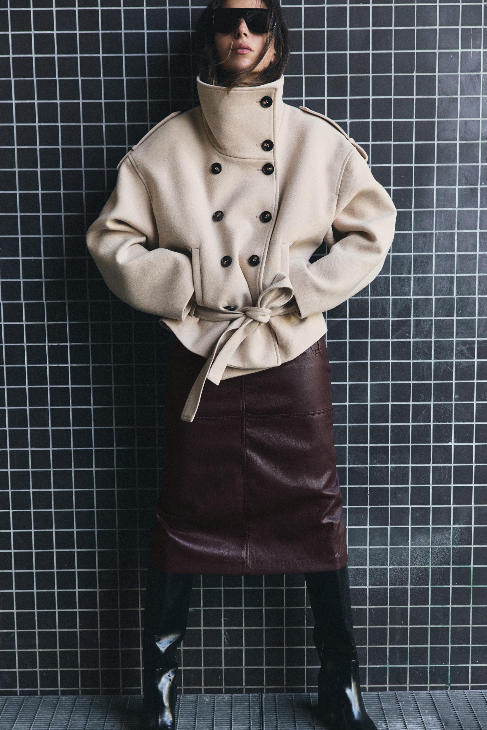 Короткое пальто с воротником-стойкой и поясом — ZARA