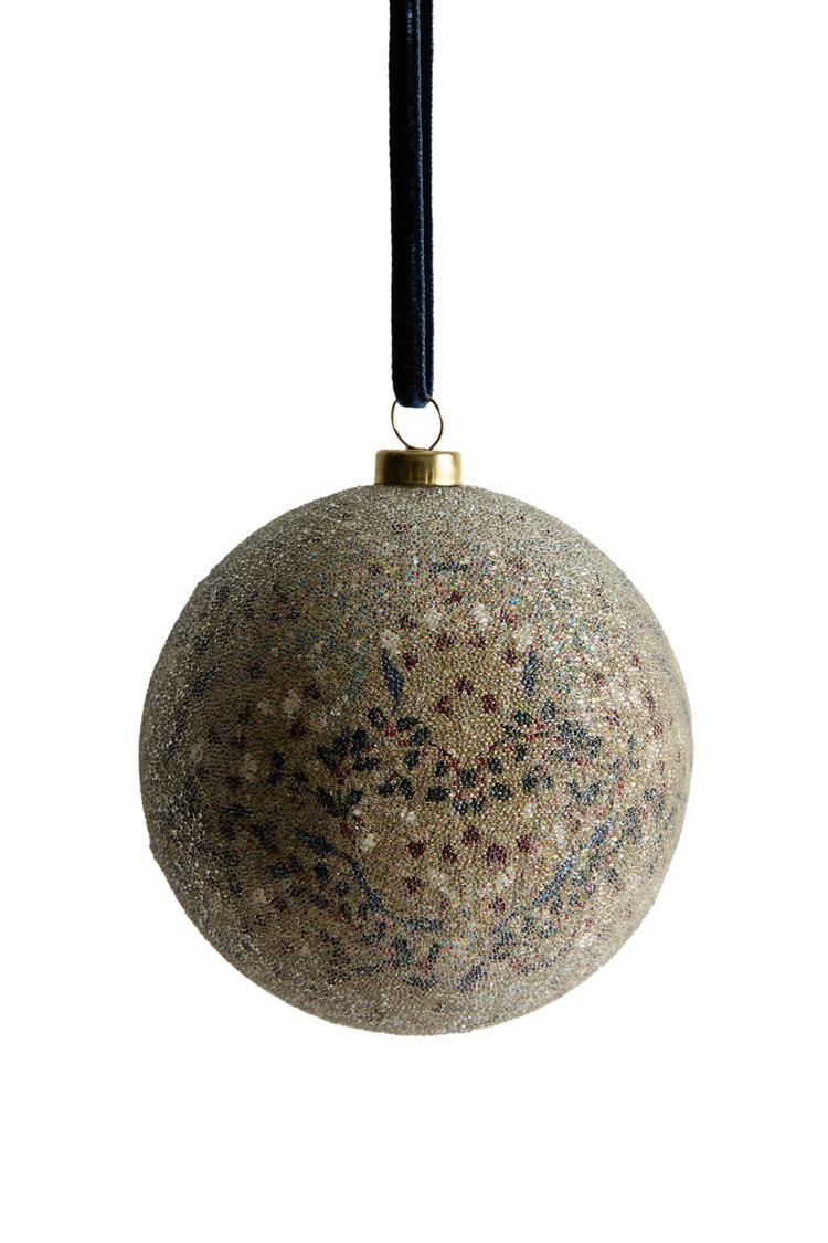 GLASS CHRISTMAS TREE DECORATION WITH LEAVES