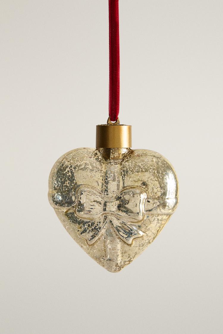 LIGHT-UP HEART CHRISTMAS TREE ORNAMENT