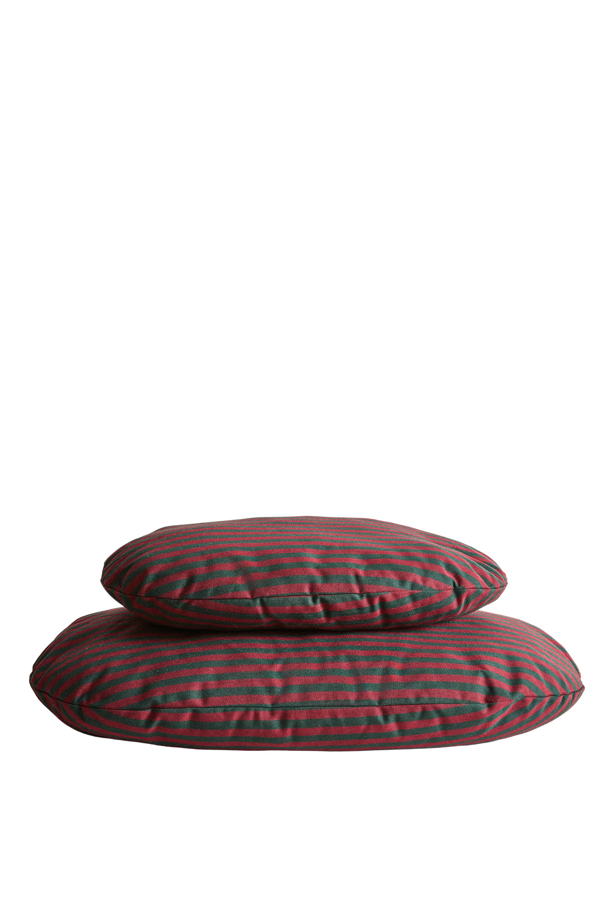 OVAL CHRISTMAS STRIPED PET CUSHION — Zara Home