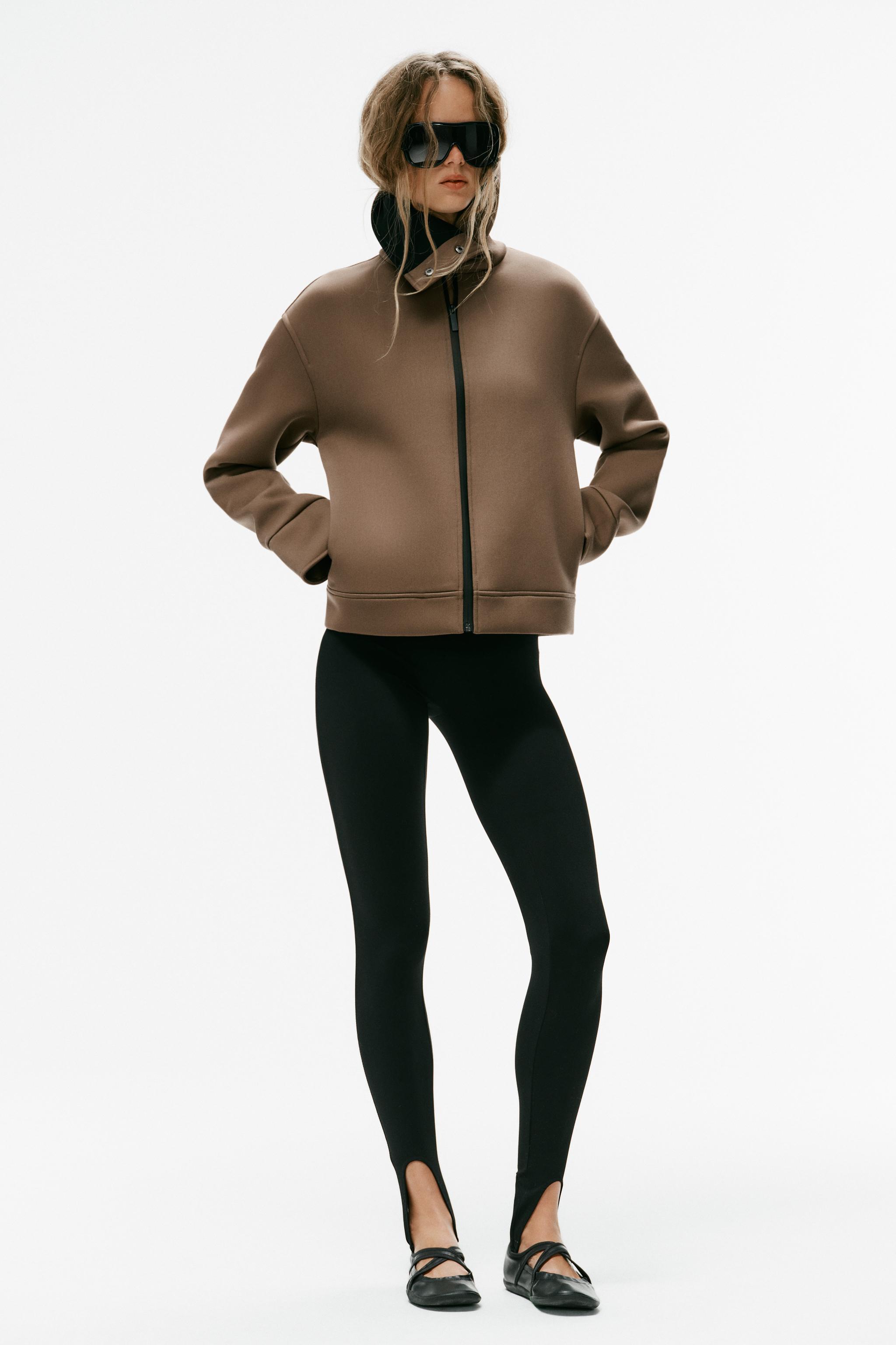 Куртка с высоким воротником и контрастными деталями — ZARA