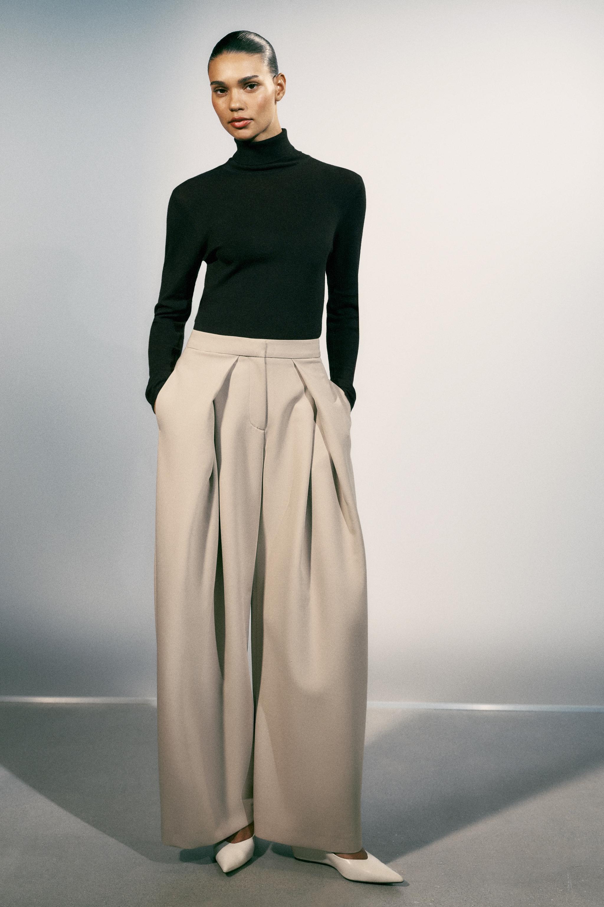 Брюки в складку с широкими штанинами — ZARA
