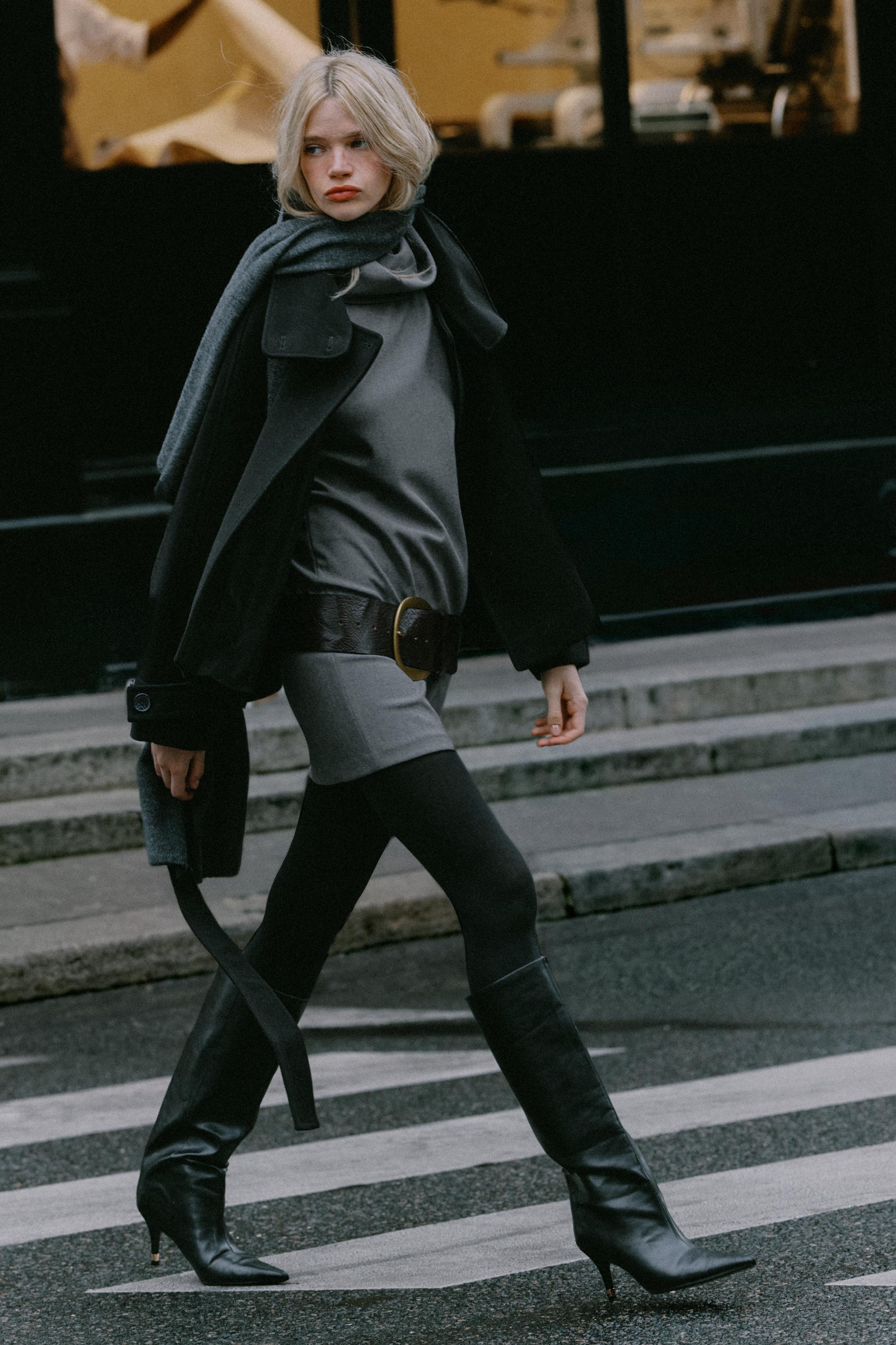 ПАЛЬТО С ВЫСОКИМ ВОРОТНИКОМ И ПОЯСОМ — ZARA
