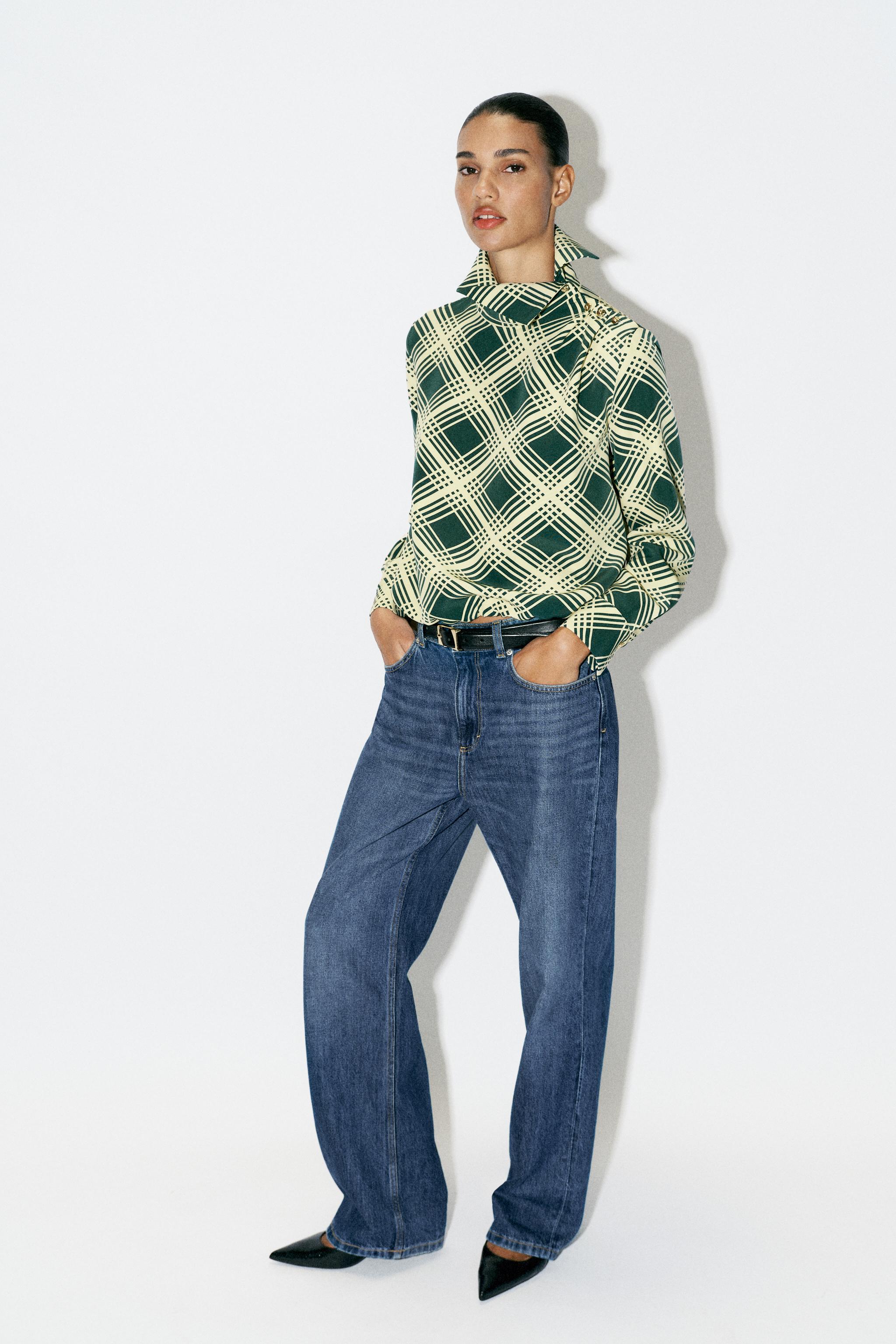 Блуза в клетку с пуговицами на плече — ZARA