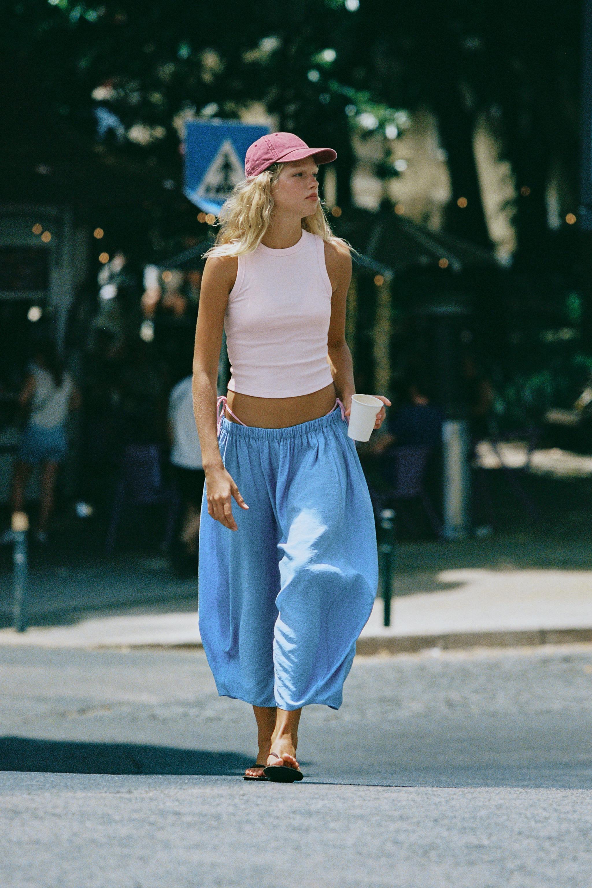 Однотонная кепка из ткани твил — ZARA
