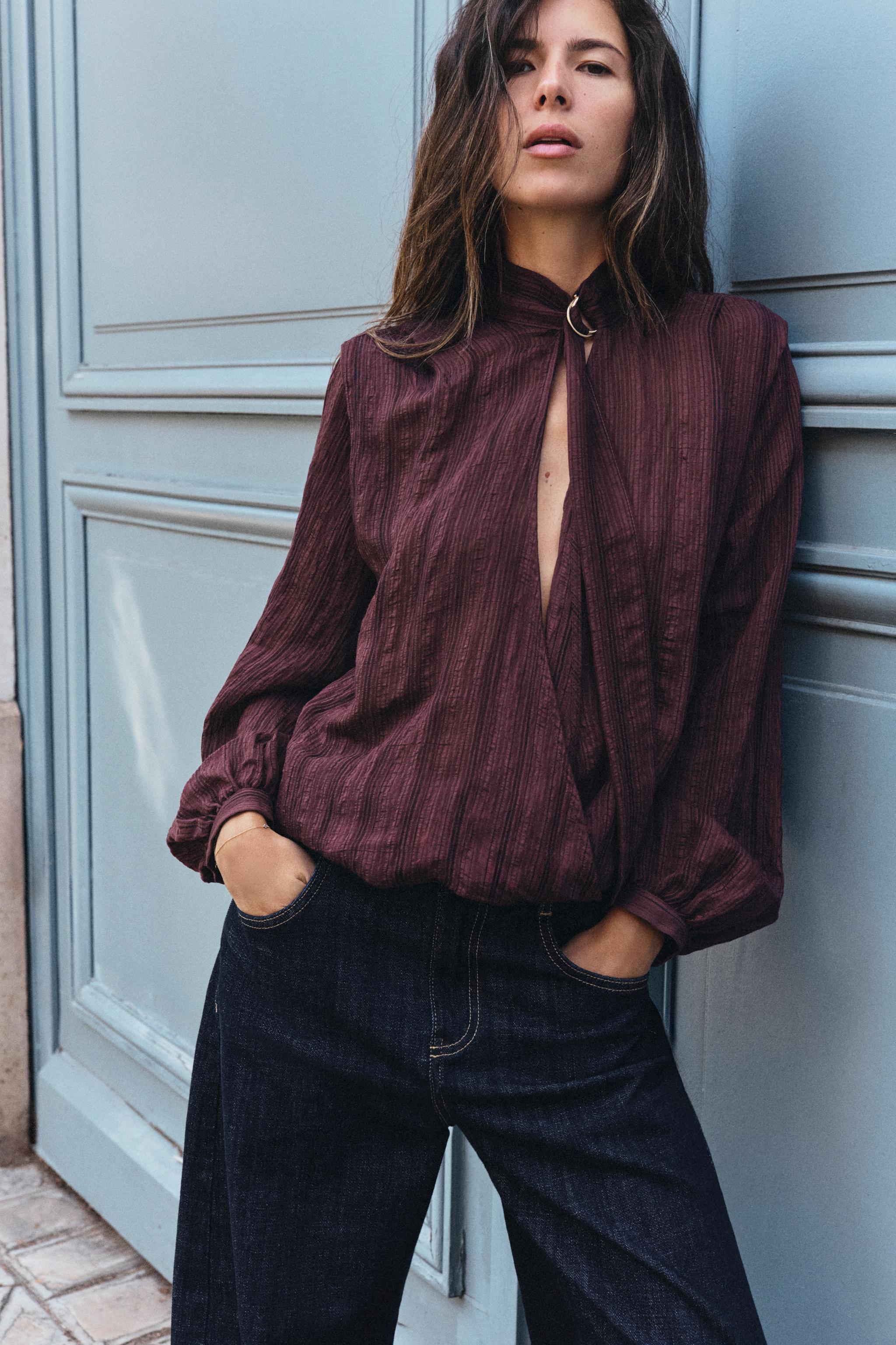 Блуза на запах в полоску — ZARA