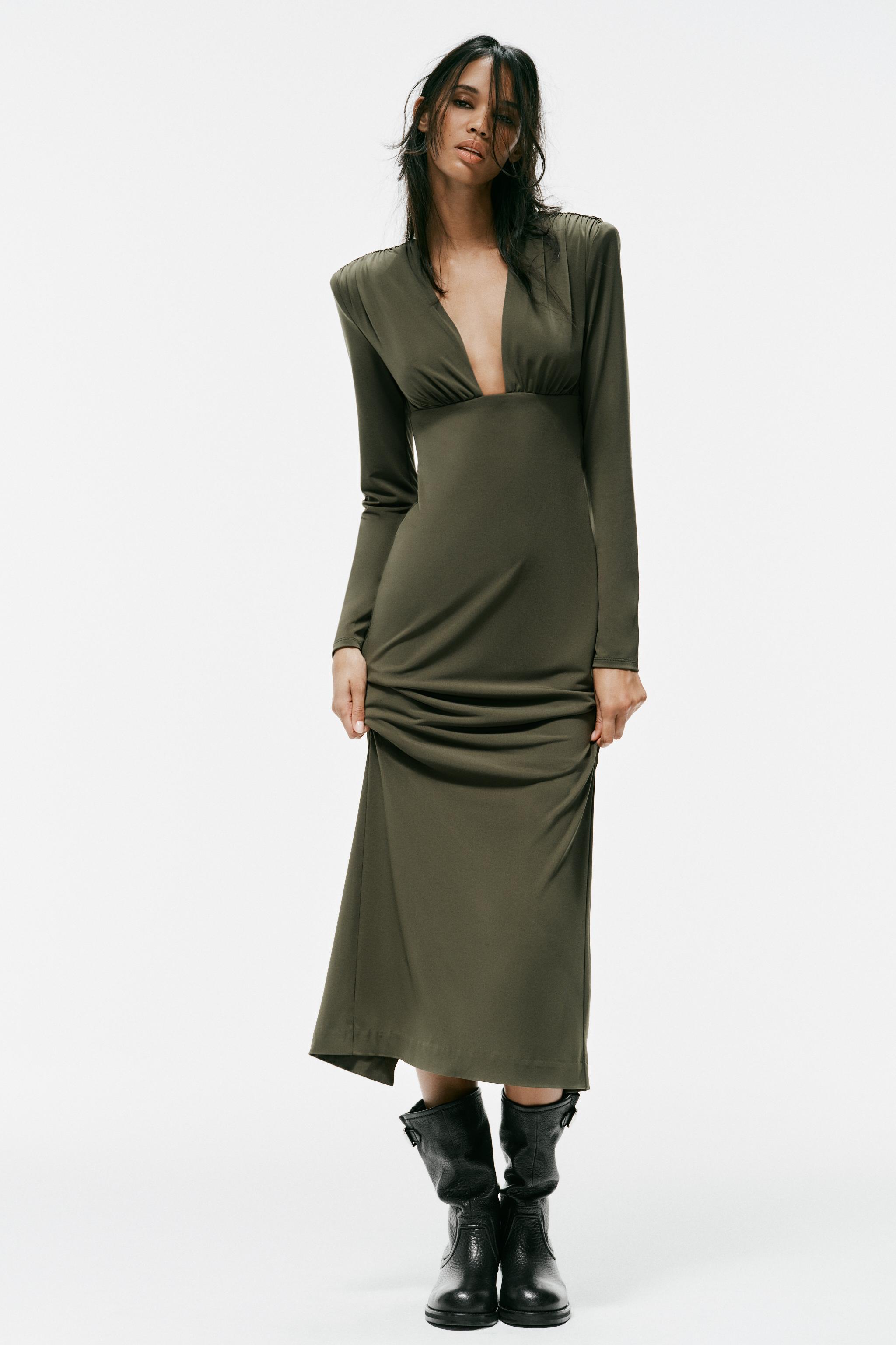 Платье миди с плечевыми накладками — ZARA