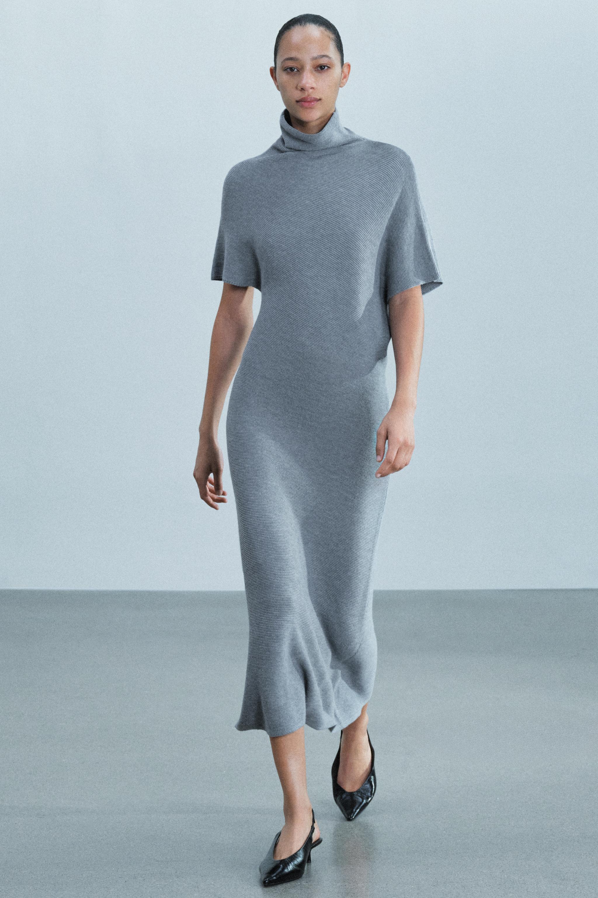 Длинное платье из трикотажа — ZARA