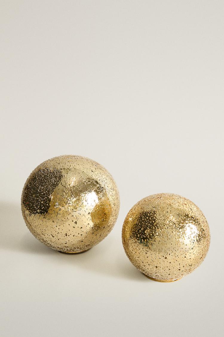 Large Christmas relief LED bauble