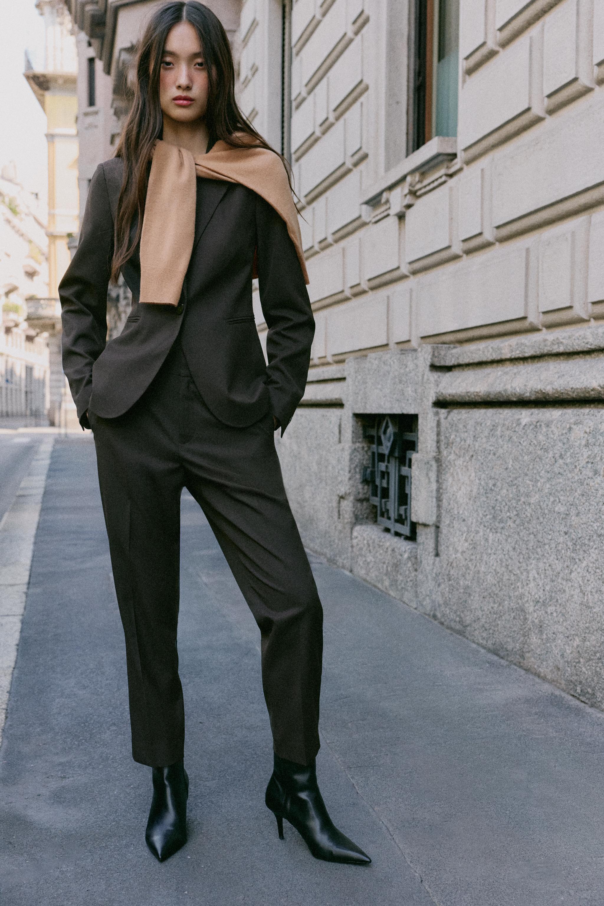 Брюки укороченного кроя с низкой посадкой — ZARA