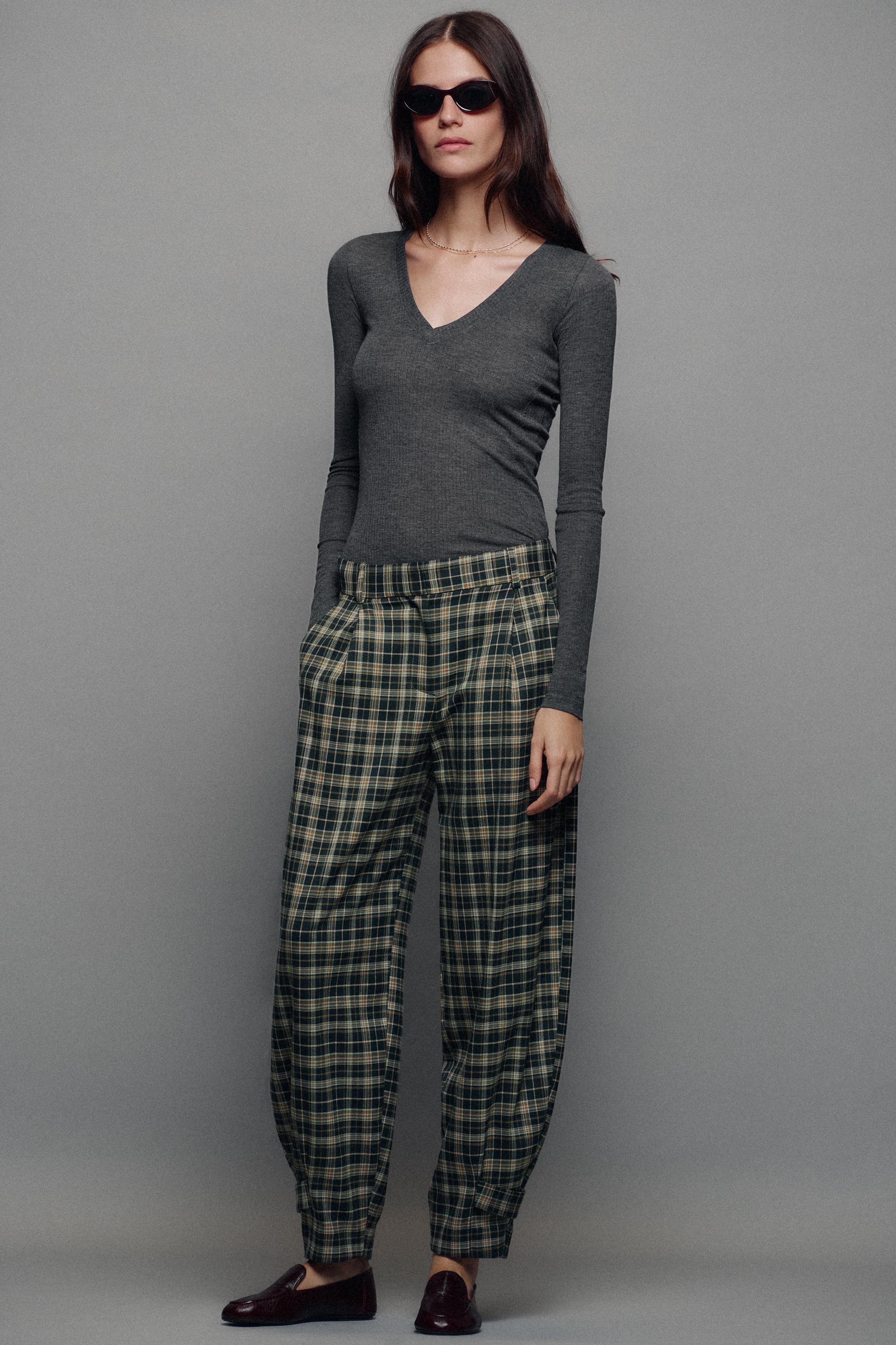 БРЮКИ В КЛЕТКУ С ХЛЯСТИКАМИ СНИЗУ — ZARA