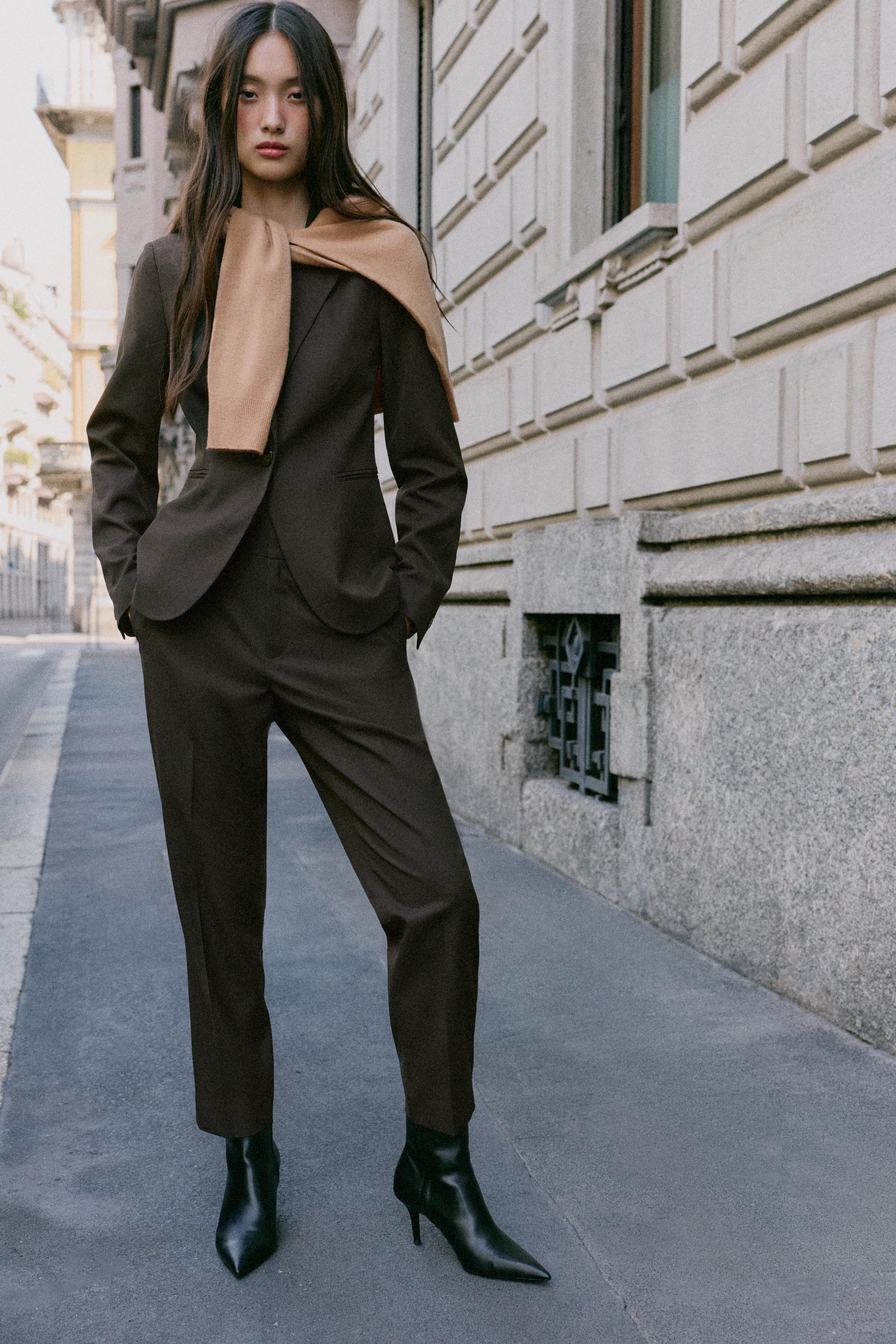Брюки укороченного кроя с низкой посадкой — ZARA