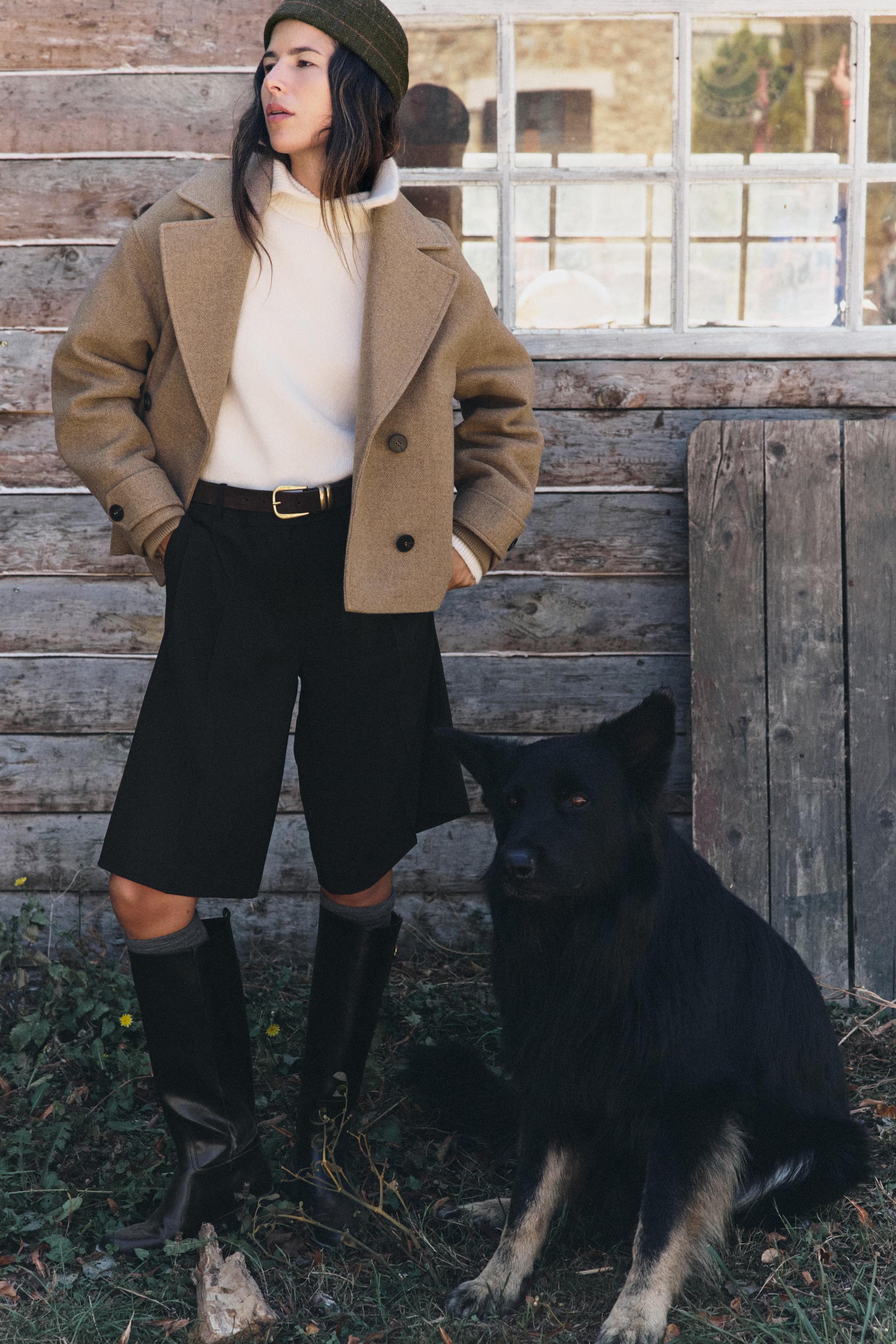 Укороченное двубортное пальто мягкого кроя — ZARA