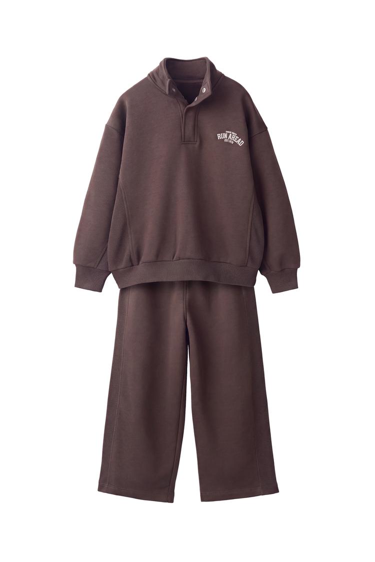 КОМПЛЕКТ ИЗ ТОЛСТОВКИ И БРЮК WIDE LEG С НАДПИСЬЮ VARSITY