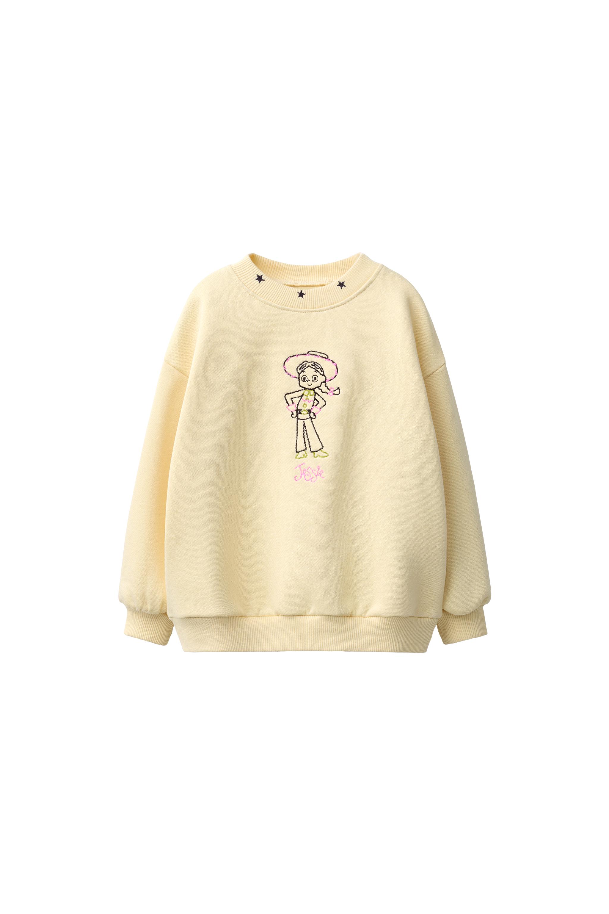 ТОЛСТОВКА С ВЫШИВКОЙ JESSIE TOY STORY © DISNEY PIXAR — ZARA
