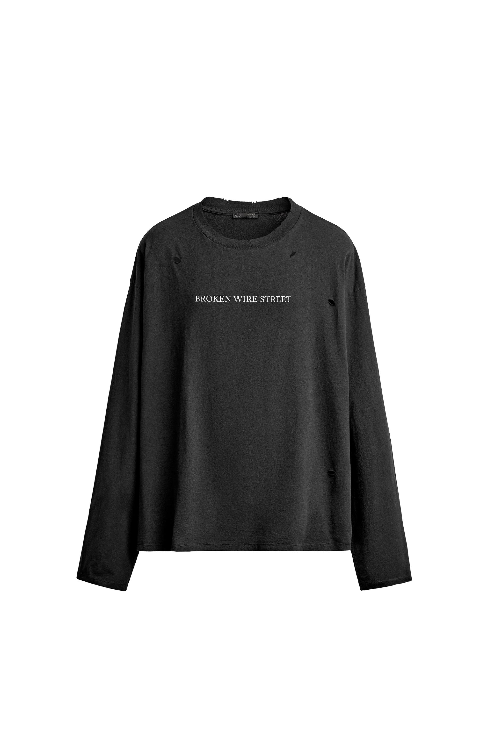 Футболка relaxed fit с эффектом разрезов и принтами — ZARA