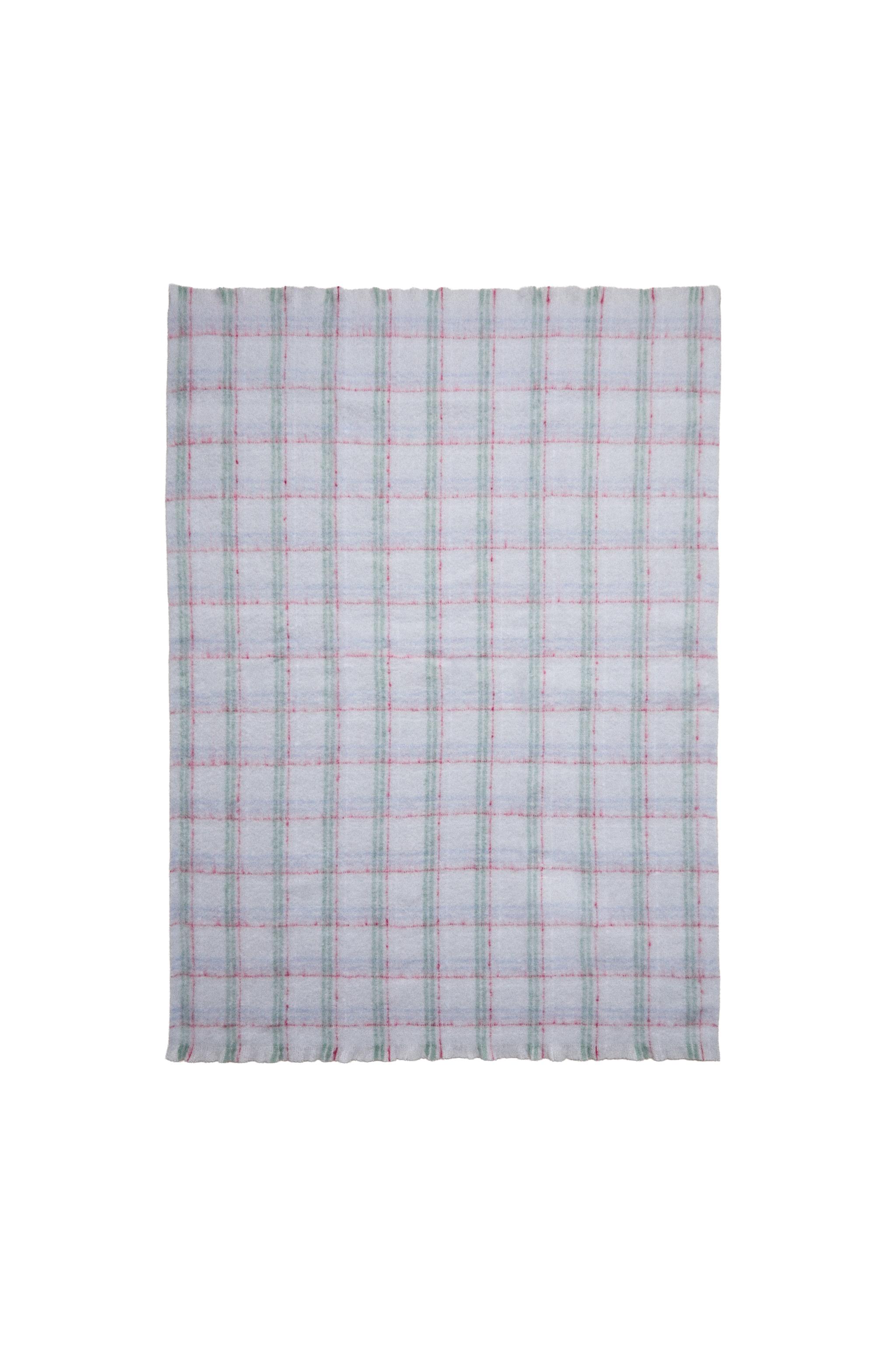 ДЕТСКИЙ ПЛЕД В КЛЕТКУ ИЗ НАЧЕСАННОГО ИСКУССТВЕННОГО МЕХА — Zara Home