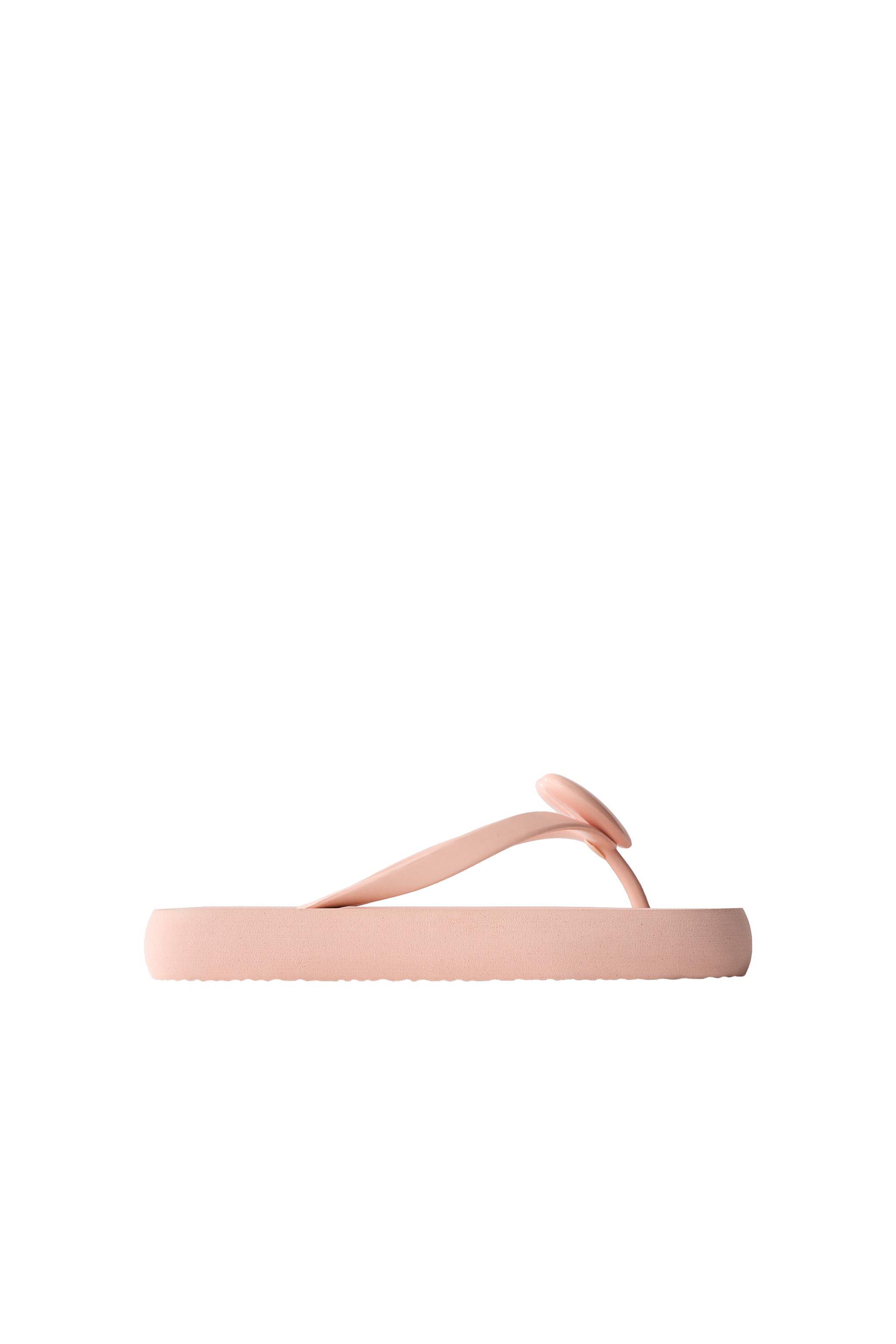 СЛАНЦЫ С СЕРДЕЧКОМ — ZARA