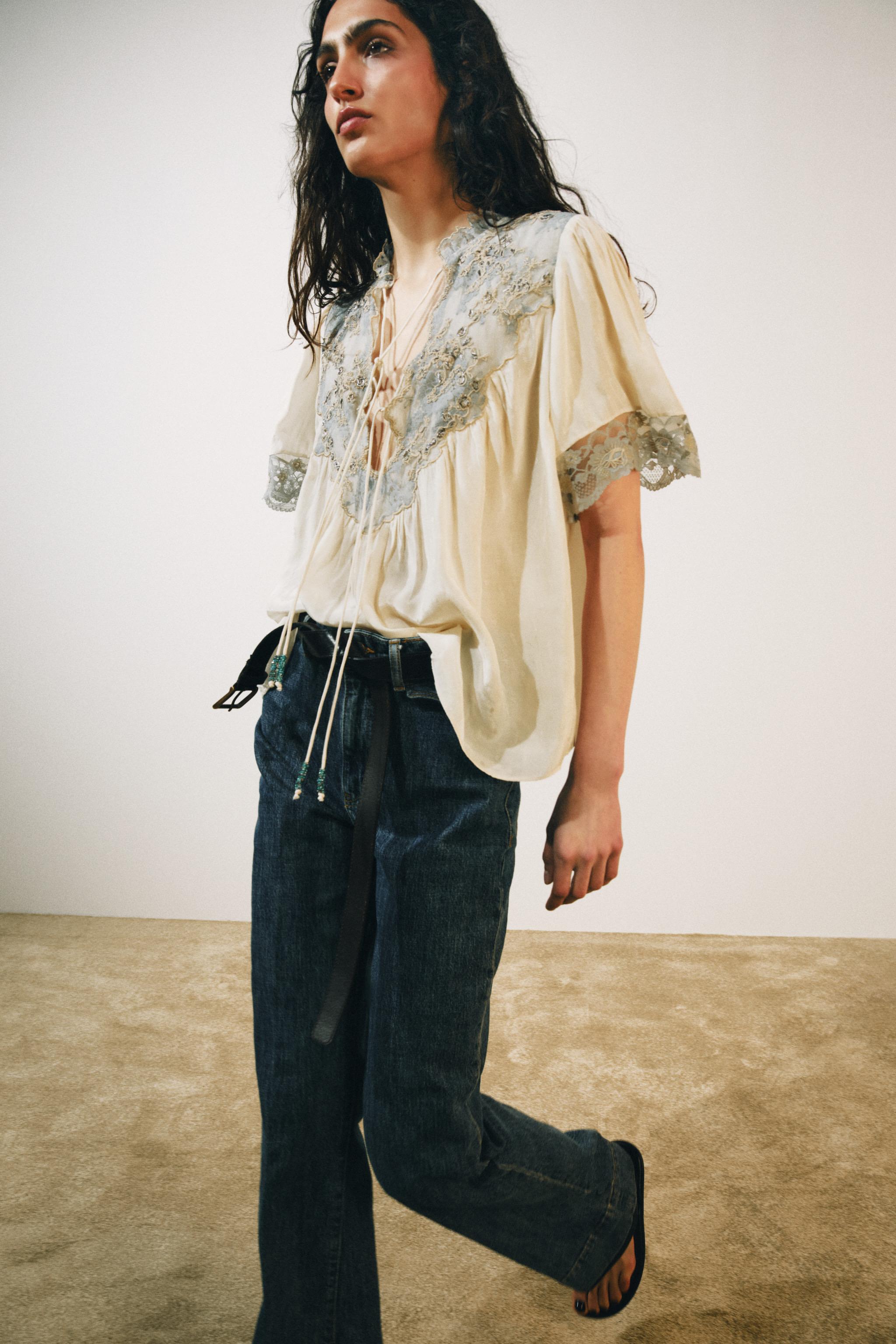 Блузка ZW COLLECTION с кружевной отделкой — ZARA