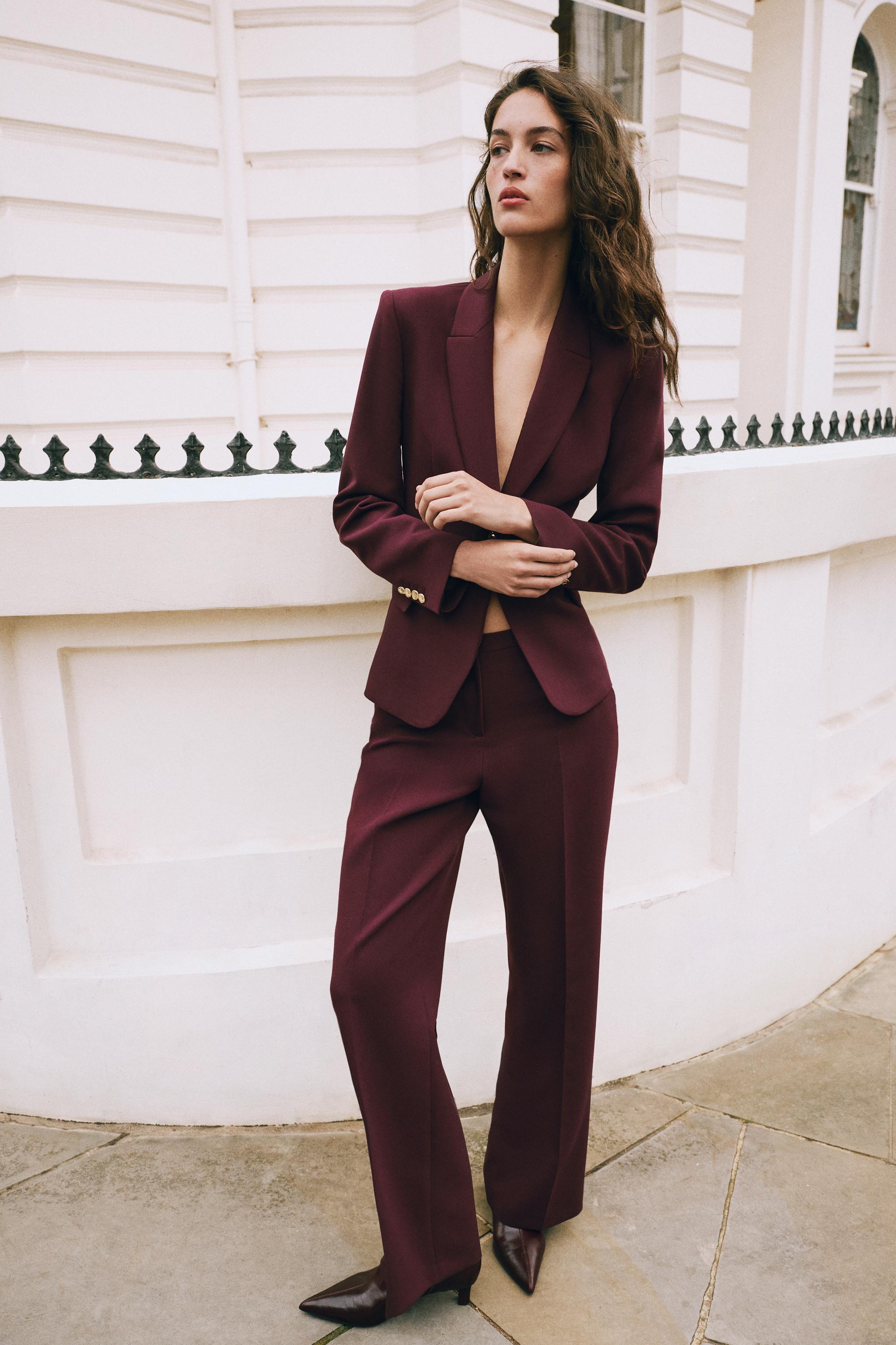 Блейзер с подплечниками и золотистой пуговицей — ZARA