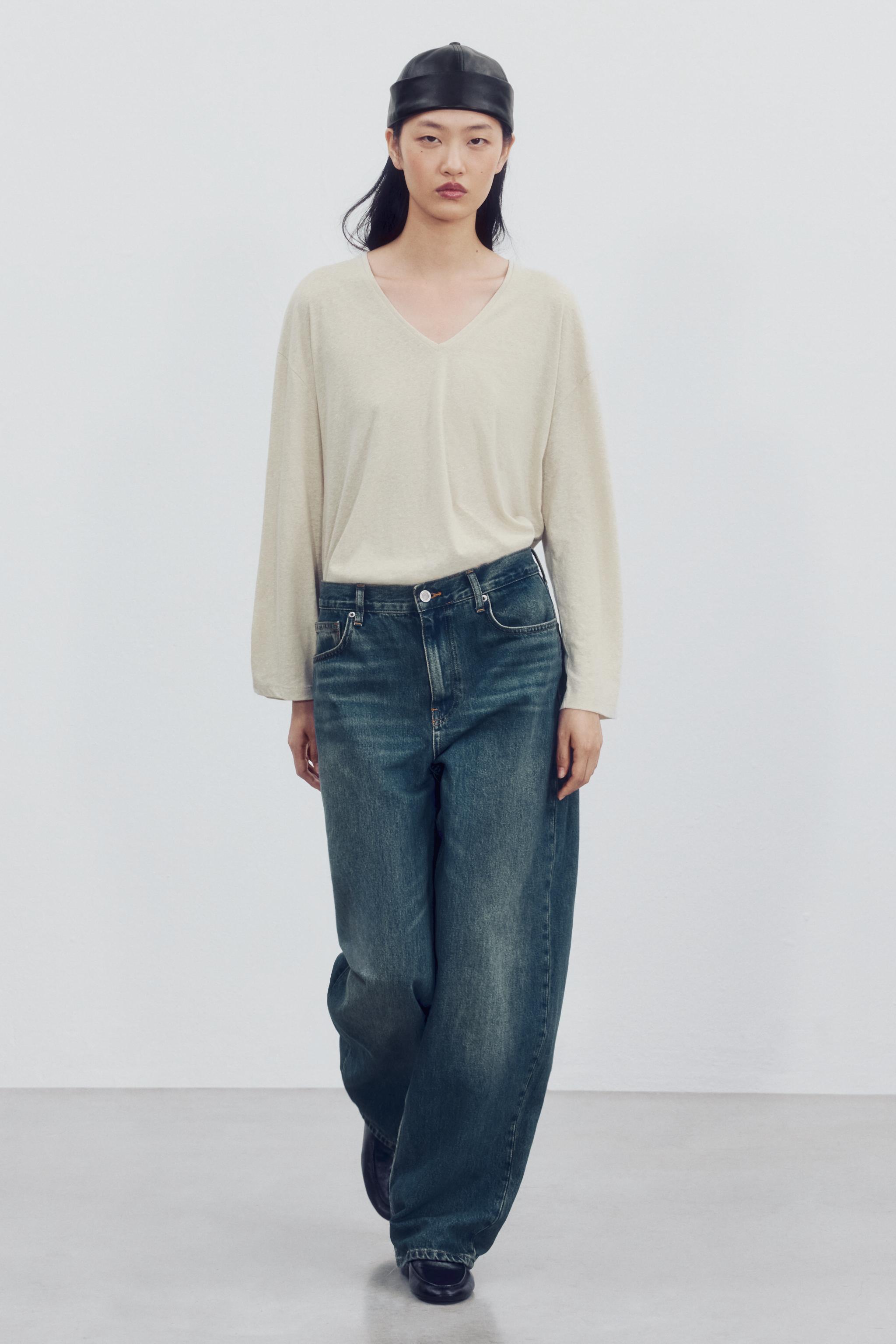 ФУТБОЛКА С V-ОБРАЗНЫМ ВЫРЕЗОМ — ZARA