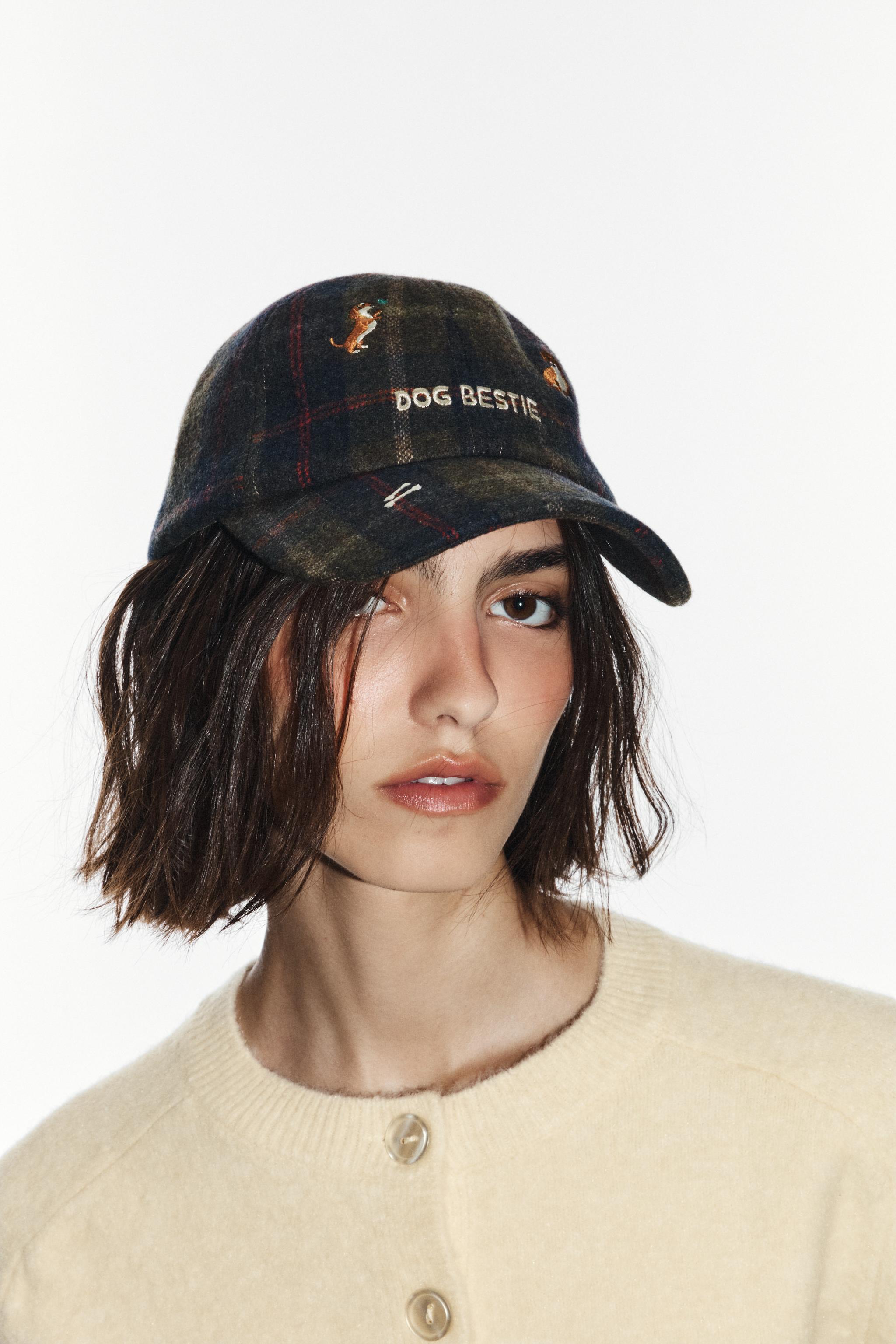 КЕПКА В КЛЕТКУ С ВЫШИВКОЙ СОБАК — ZARA