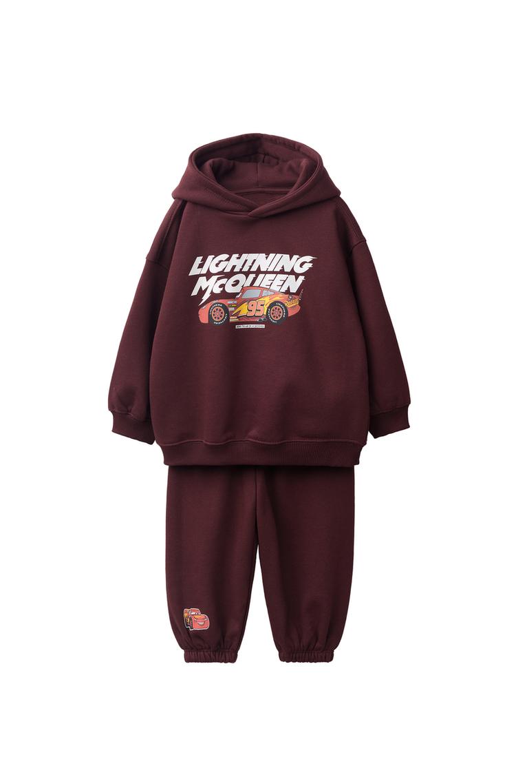 Свитшот и джоггеры с Lightning McQueen © DISNEY/PIXAR