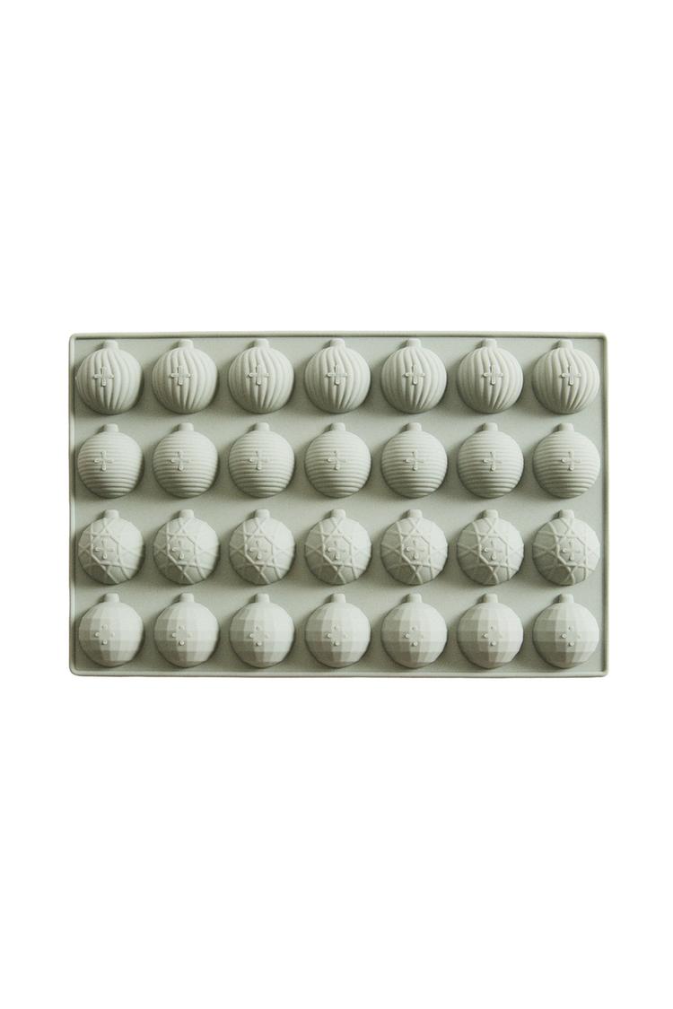 SILICONE CHRISTMAS BAUBLE MOULD