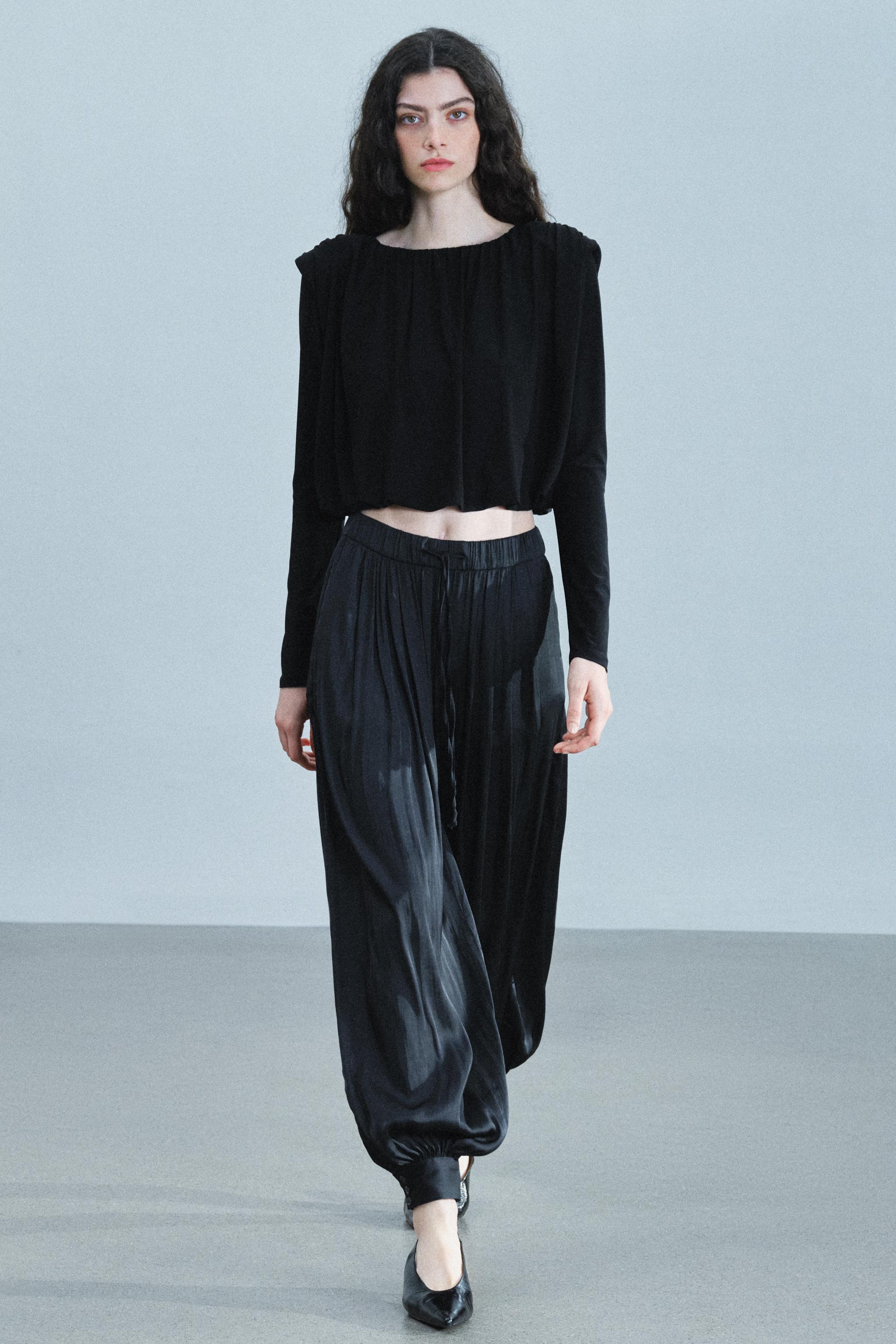 Топ с драпировкой и подплечниками — ZARA