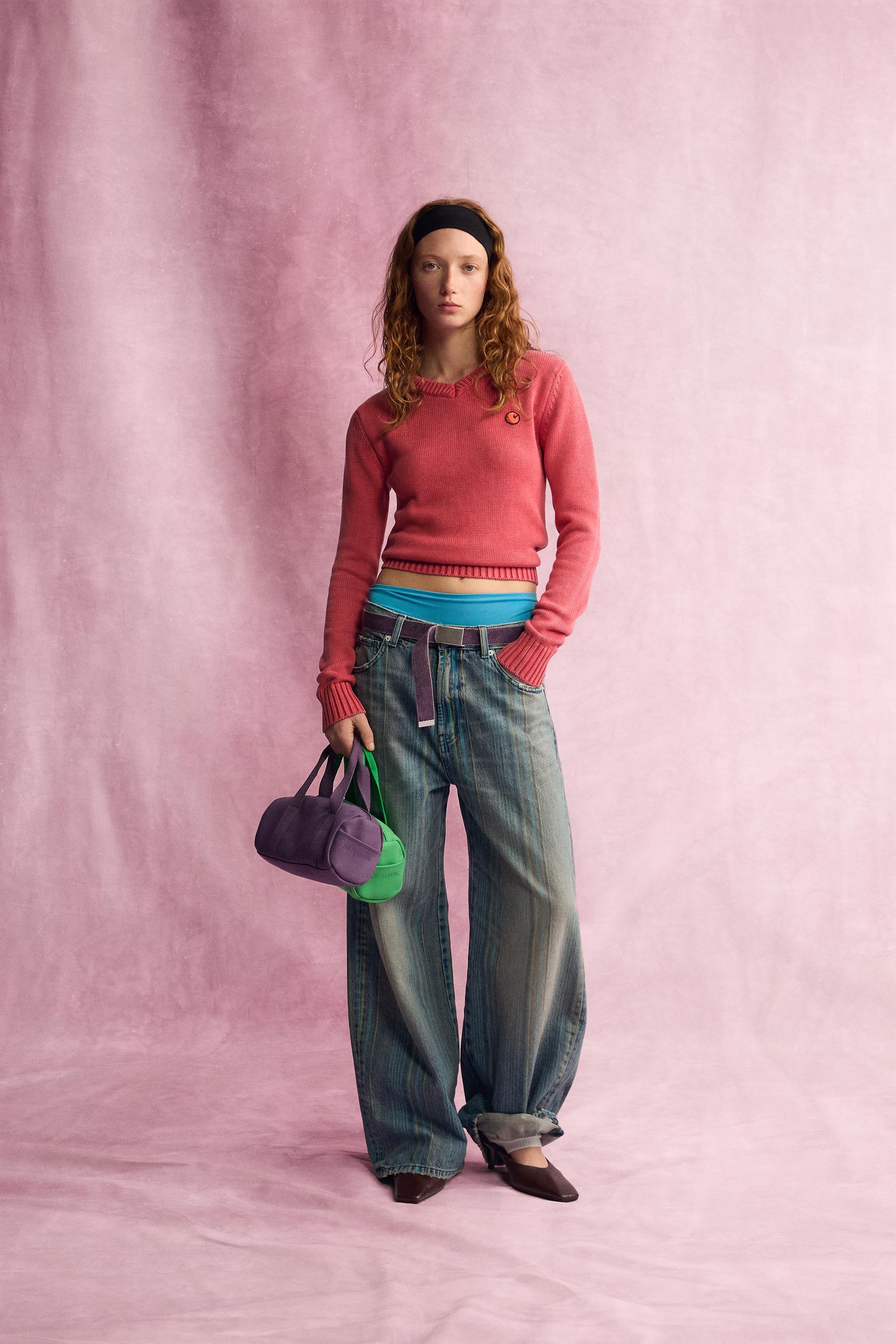 Джемпер из трикотажа с V-образным вырезом FRUIT OF THE LOOM™ — ZARA